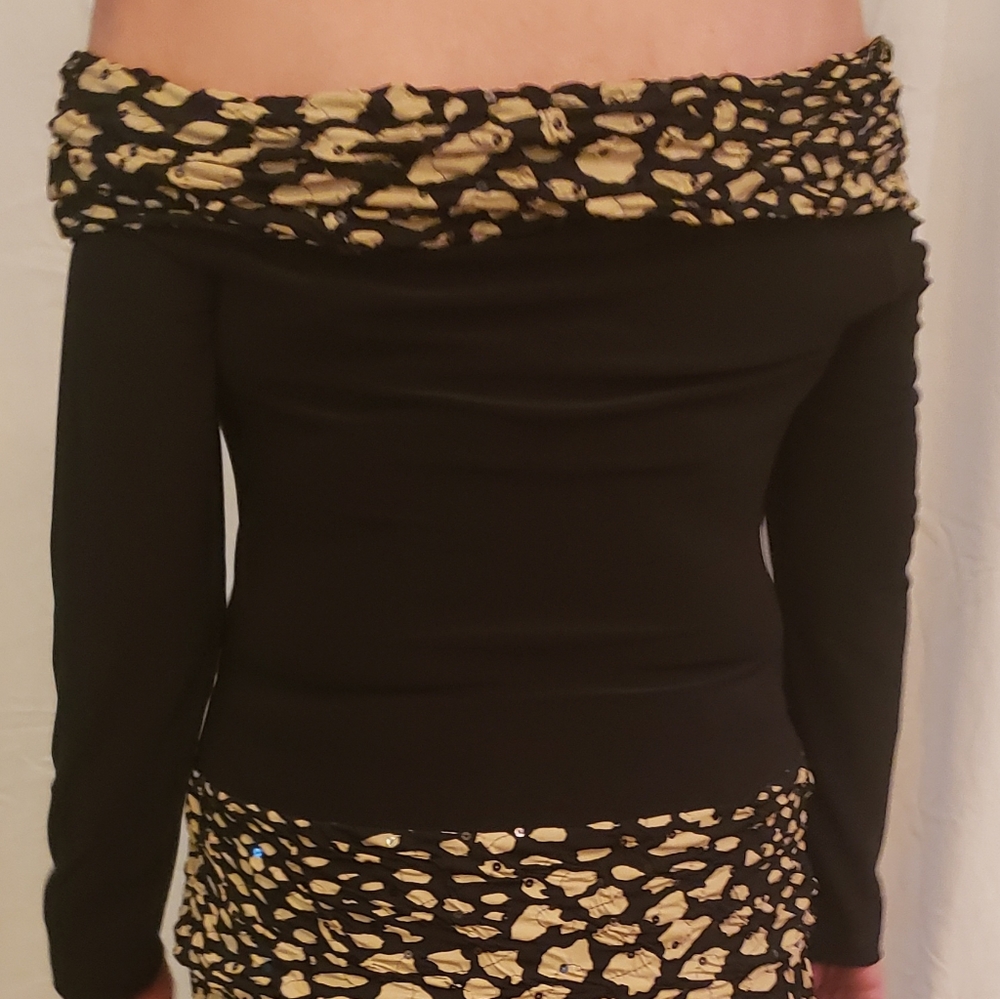 Women's 2 piece leopard print skirt/top sz 12